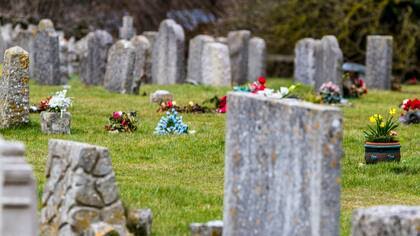 Alternativas sostenibles en los accesorios para nichos de cementerio: respeto al medio ambiente
