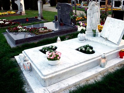 Accesorios para Nichos de Cementerio: detalles significativos para recordar y honrar