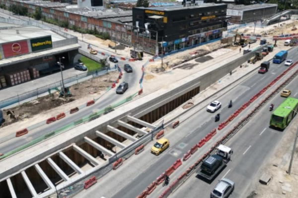 Deprimido Las Américas TransMilenio