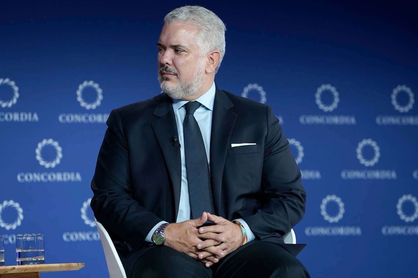 Duque Petro avión Hércules