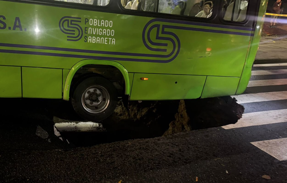 cierre avenida poblado